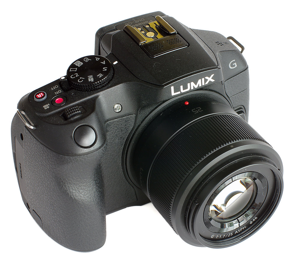 Panasonic-lumix_25mm_f1.7_on-G6
